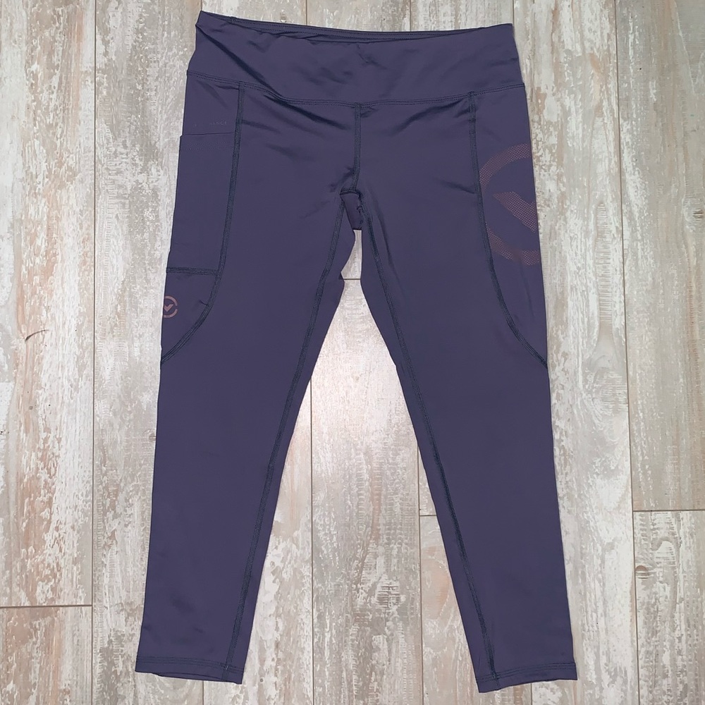 Virus compression cropped leggings